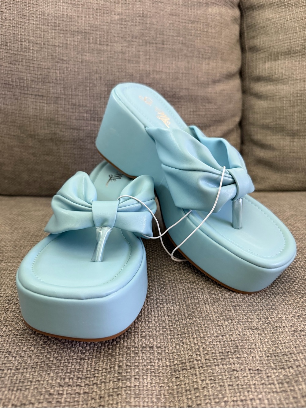 So Me Light Blue Bow Platform Thong Sandals - Women’s Size 6 Brand New with Tags